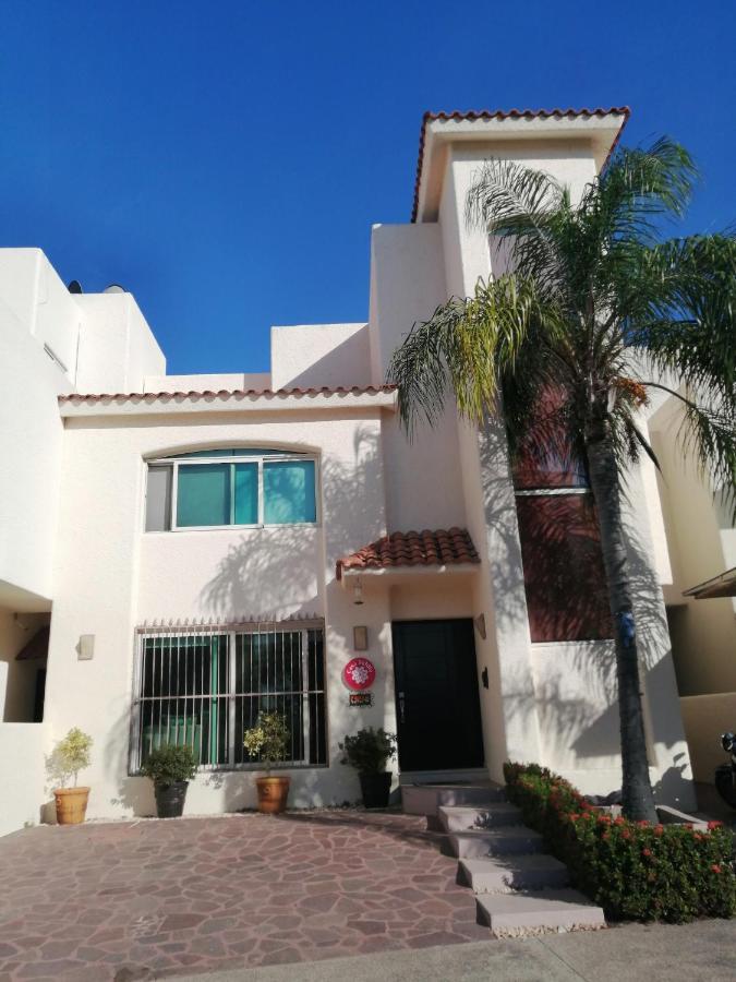 Casa Dahlia 2 Bed & Breakfast Mazatlan Ngoại thất bức ảnh